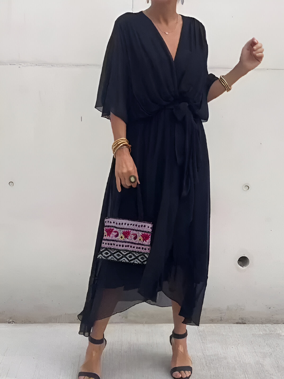Monique | Chiffon jurk met V-hals